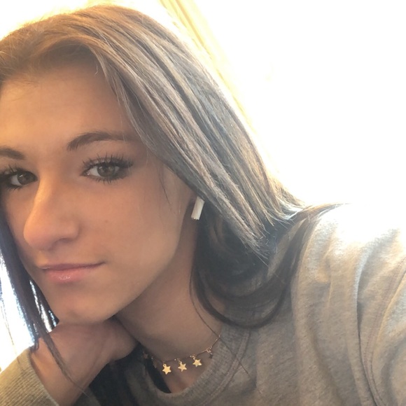 Meet your Posher, Kristina - Picture 2 of 2